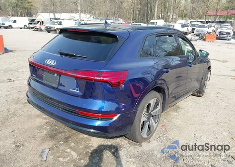2022 Audi E-Tron Premium Plus Quattro z USA, uszkodzony, nr VIN WA1LAAGE5NB014726